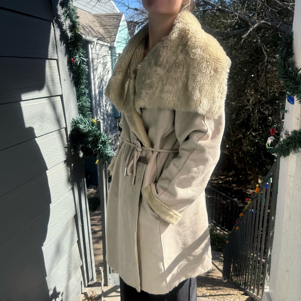 CALVIN KLEIN hardly used faux sheerling coat. Absolutely GORGEOUS , comfy, warm